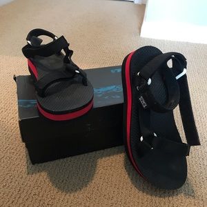 Platform Teva Sandals
